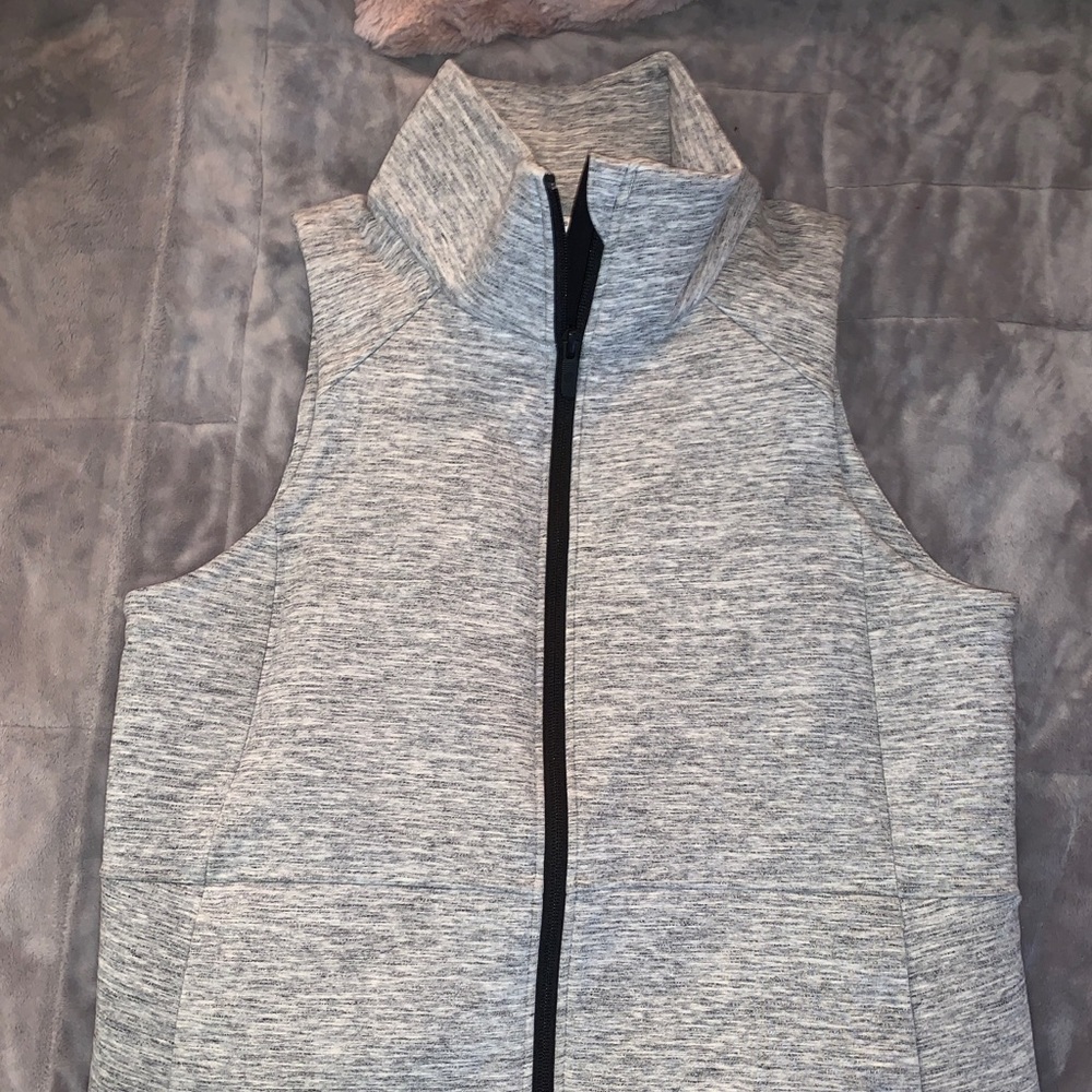 Lululemon Vest barely worn